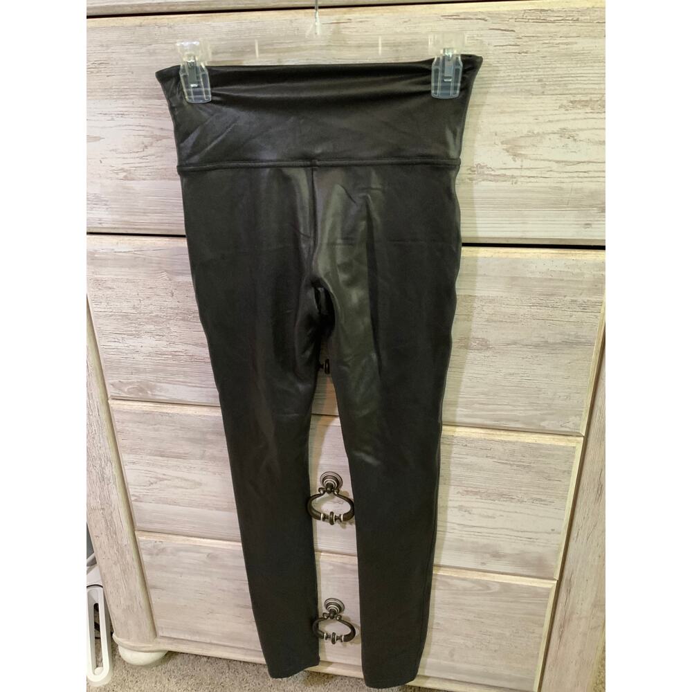 Spanx Liquid Faux Leather Black Leggings - Size Medium - Picture 3 of 4
